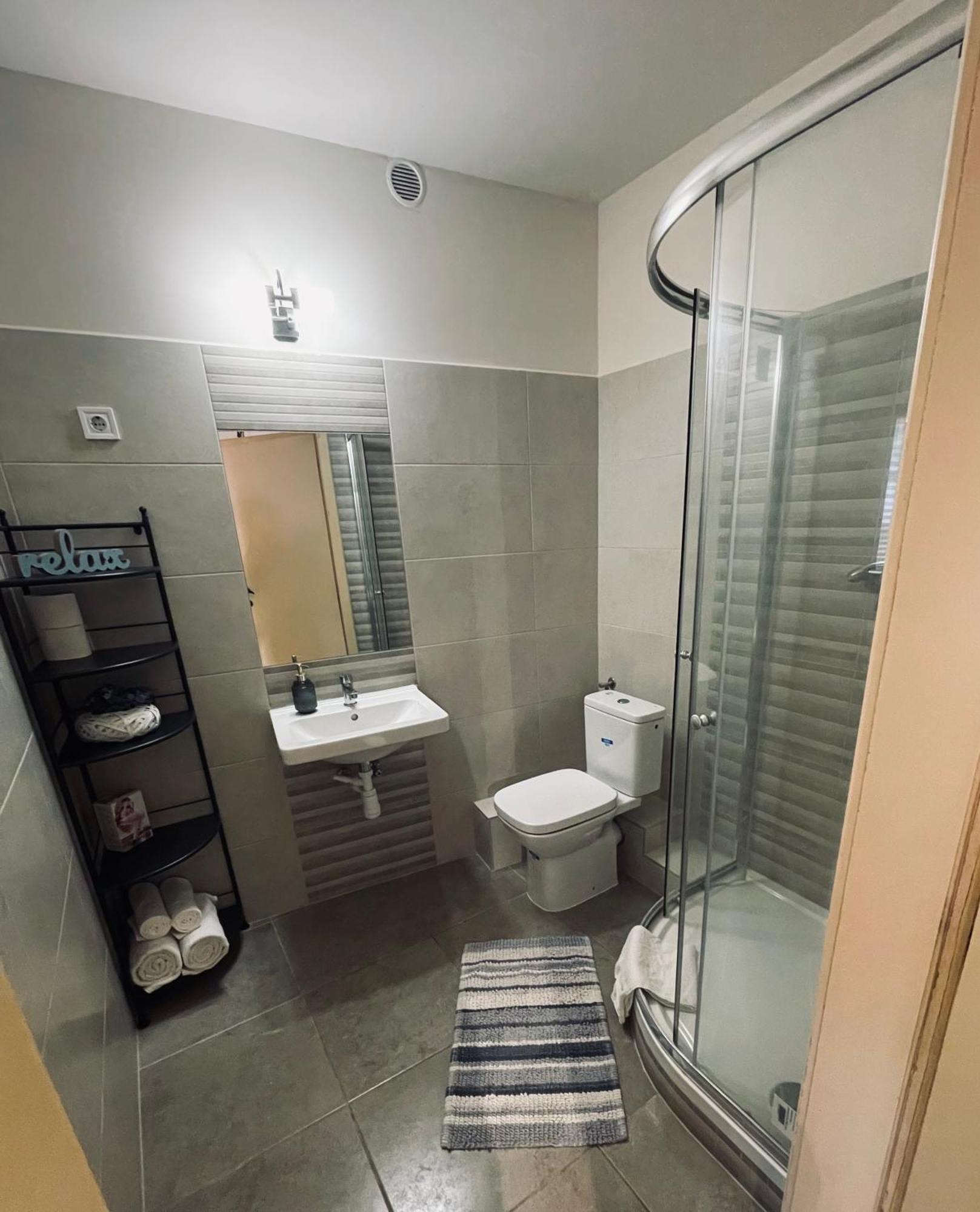 Downtown Apartments Deluxe 杰尔 外观 照片